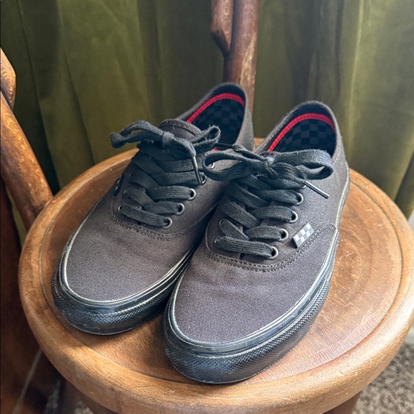 Vans Authentic’s Shoes - Picture 1 of 7